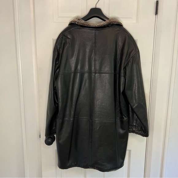 Danier Black Leather and faux fur reversible coat - Picture 5 of 10